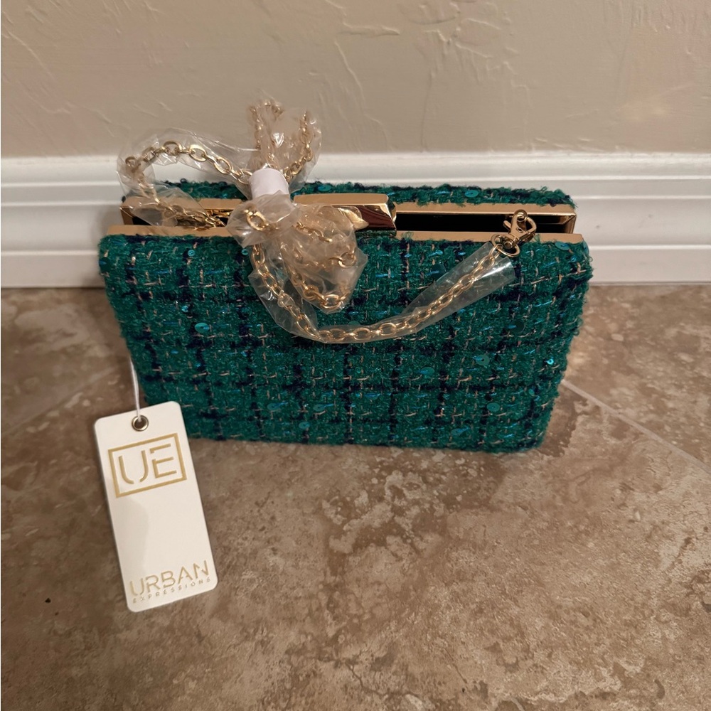 NEW WITH TAGS: Urban Expressions Green Tweed Holiday Clutch with Sequins